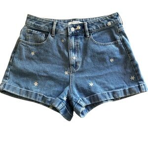 PacSun Embroidered Daisy Jean shorts EUC
